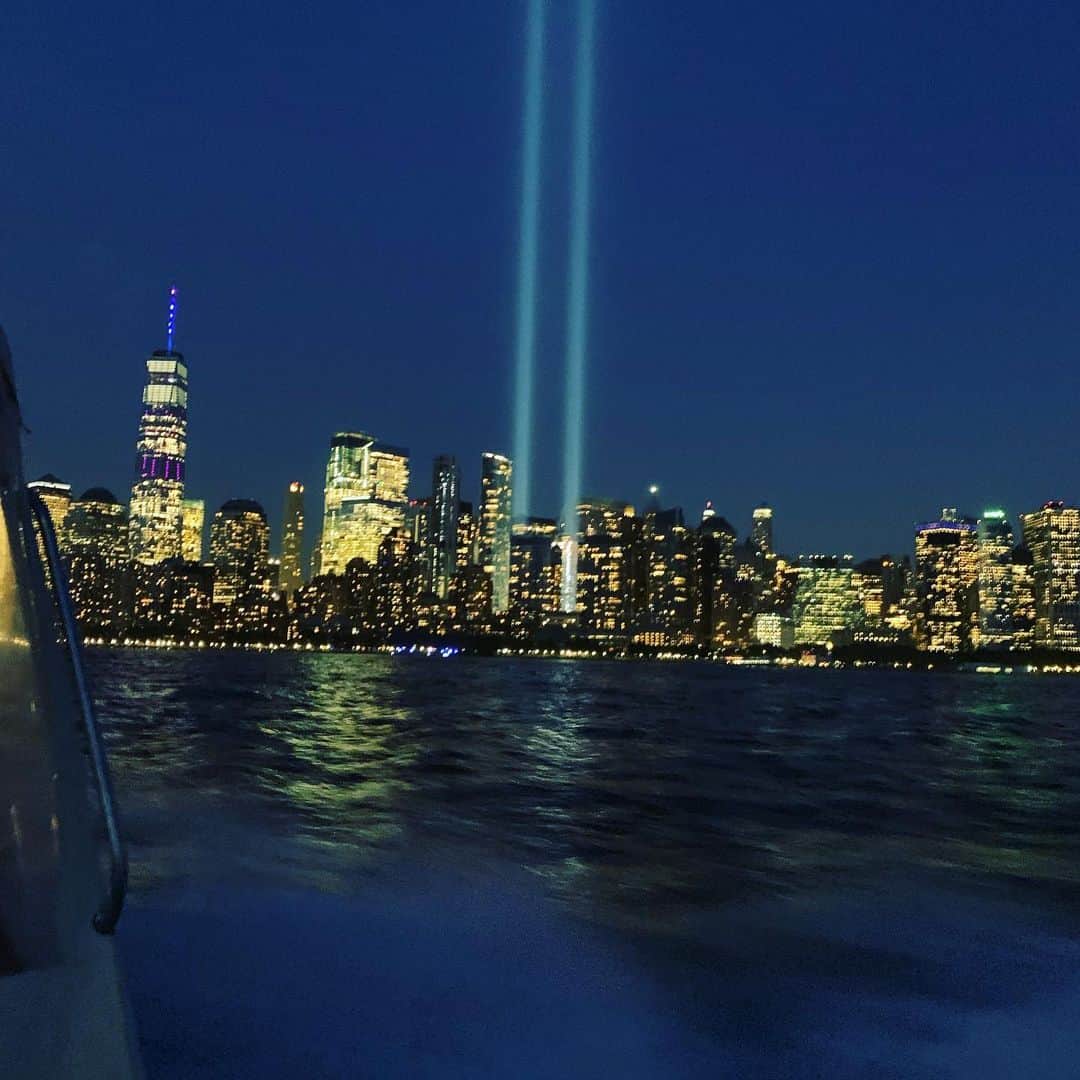 マット・ハービーのインスタグラム：「#neverforget 9/11」