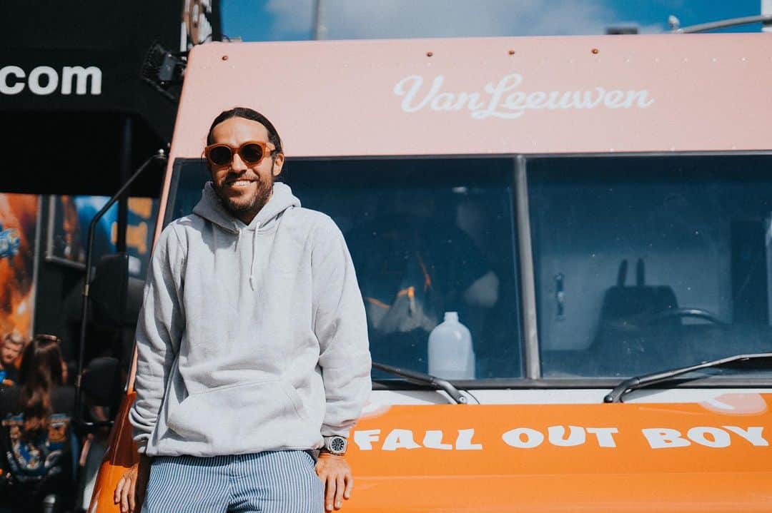 フォール・アウト・ボーイのインスタグラム：「Dear Future Self... eat more ice cream. @vanleeuwenicecream came through with the treats yesterday 🍦p.s. fob ice cream truck will be outside of @jimmykimmellive at 6ish if you want some」