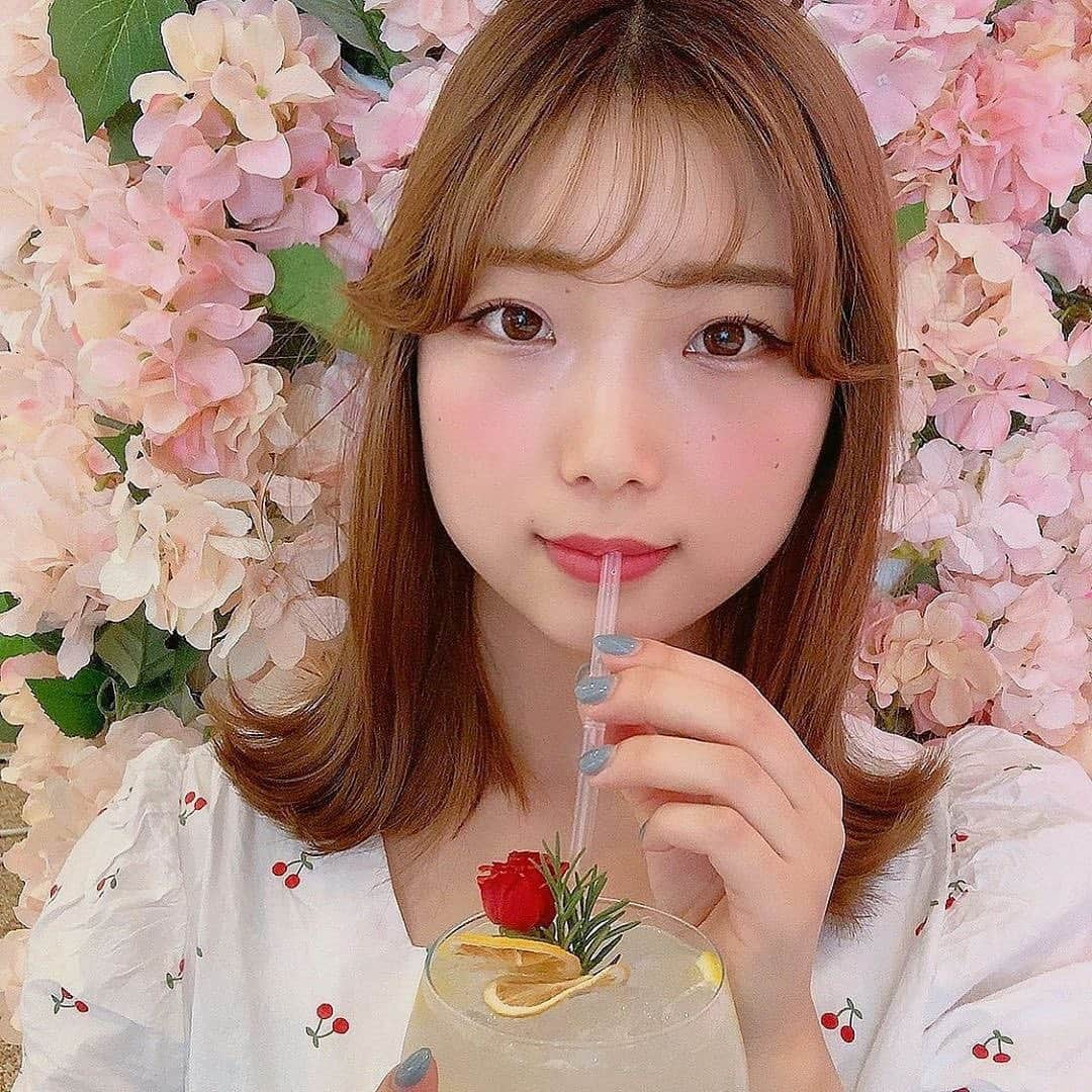 SKINGARDEN［スキンガーデン］さんのインスタグラム写真 - (SKINGARDEN［スキンガーデン］Instagram)「韓国系ユーチューバー、あきさんご来店❤️﻿ ﻿ ﻿ 韓国旅行のVLOG、韓国ファッションをメインで活動されているあきさんが先日、スキンガーデンにご来店されました！﻿ ﻿ ﻿ あきさんのユーチューブチャンネルには﻿ 韓国旅行、コスメ、ファッション、カフェ、グッズ、食べ物、おすすめのホットスポットなど、韓国関連の様々な情報がわかりやすく説明されています！﻿ ﻿ ﻿ ﻿ 韓国旅行行きたいけど、情報がないな~😭﻿ 韓国でのおすすめのスポットはどこだろう😭﻿ 韓国で可愛い服買いたいけど、どこで買えばいいんだろう😭﻿ ﻿ という方はあきさんのユーチューブチャンネルがおすすめです！﻿ ﻿ ﻿ ﻿ ﻿ スキンガーデンでは、新商品ミルクバブルエッセンスパック🥛、皮膚診断サービス👩‍⚕️をお試しいただきました！﻿ ﻿ ﻿ ユーチューブで﻿ 「aki/아키」、「あき韓国」というキーワードで検索！﻿ ﻿ 又は下記のURLから！﻿ https://www.youtube.com/channel/UCOUyp4QWD1W6fosPXmpKgPg﻿ ﻿ ﻿ ﻿ あきさんにお試し頂いた皮膚診断サービスは﻿ 本日17：30からのインスライブ配信にて詳細をご案内しますので、ぜひみてくださいね😍﻿ ﻿ ﻿ ﻿ ﻿ ﻿ ﻿﻿ ﻿﻿ ﻿﻿ ﻿﻿ ﻿﻿ ﻿ ﻿﻿ #skingarden#g9skin#韓国コスメ#ミルクバブルエッセンスパック#ウユバブルパック#美肌#オルチャンメイク#3ce#エチュードハウス#23yearsold#ペリペラ#モウダ#韓流#美肌#新大久保#人気ブランド#牛乳クリーム#ウユクリーム#ホワイトホイッピングクリーム##バブルパック#韓国系#ユーチューバー#youtube#韓国ファッション#韓国旅行#皮膚診断#肌診断#無料」9月12日 11時02分 - skingarden.jp