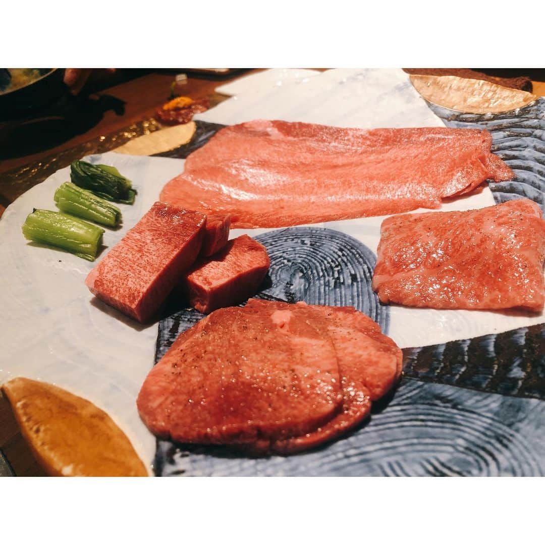 今村仁美さんのインスタグラム写真 - (今村仁美Instagram)「秋の #うしみつ コースは、最高でした🤤❤️❤️❤️ やっぱお肉は元気がでます💪 あたらしく西麻布うしみつがオープンしてみたいので、行ってみたい🤤✨ . . . #焼肉#恵比寿#うしみつ#肉好き#肉女子#女子会」9月12日 20時37分 - imamura_hi