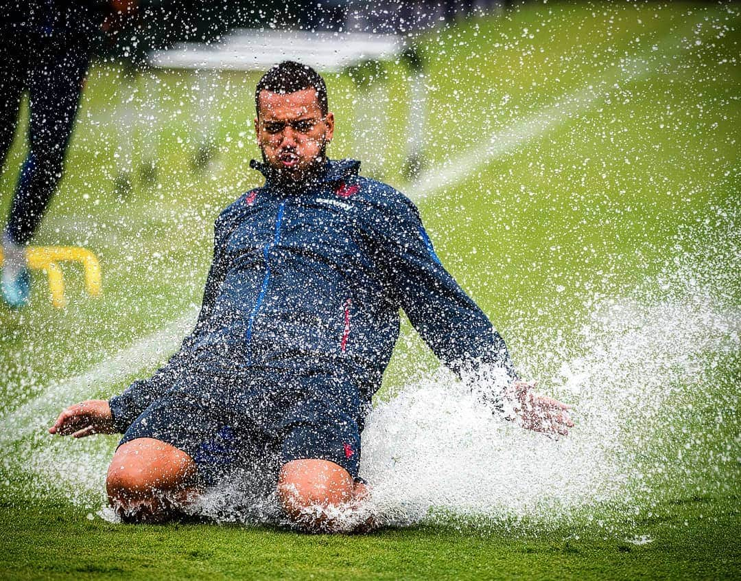 レバンテUDさんのインスタグラム写真 - (レバンテUDInstagram)「🌊 @rubenvezo3 🌊 ---- #MachoLevante #LevanteUD #LaLiga #laligasantander #Futbol #Football #110AñosDeResistencia #OrgullGranota #LUDInside #RealMadridLevante」9月12日 20時48分 - levanteud