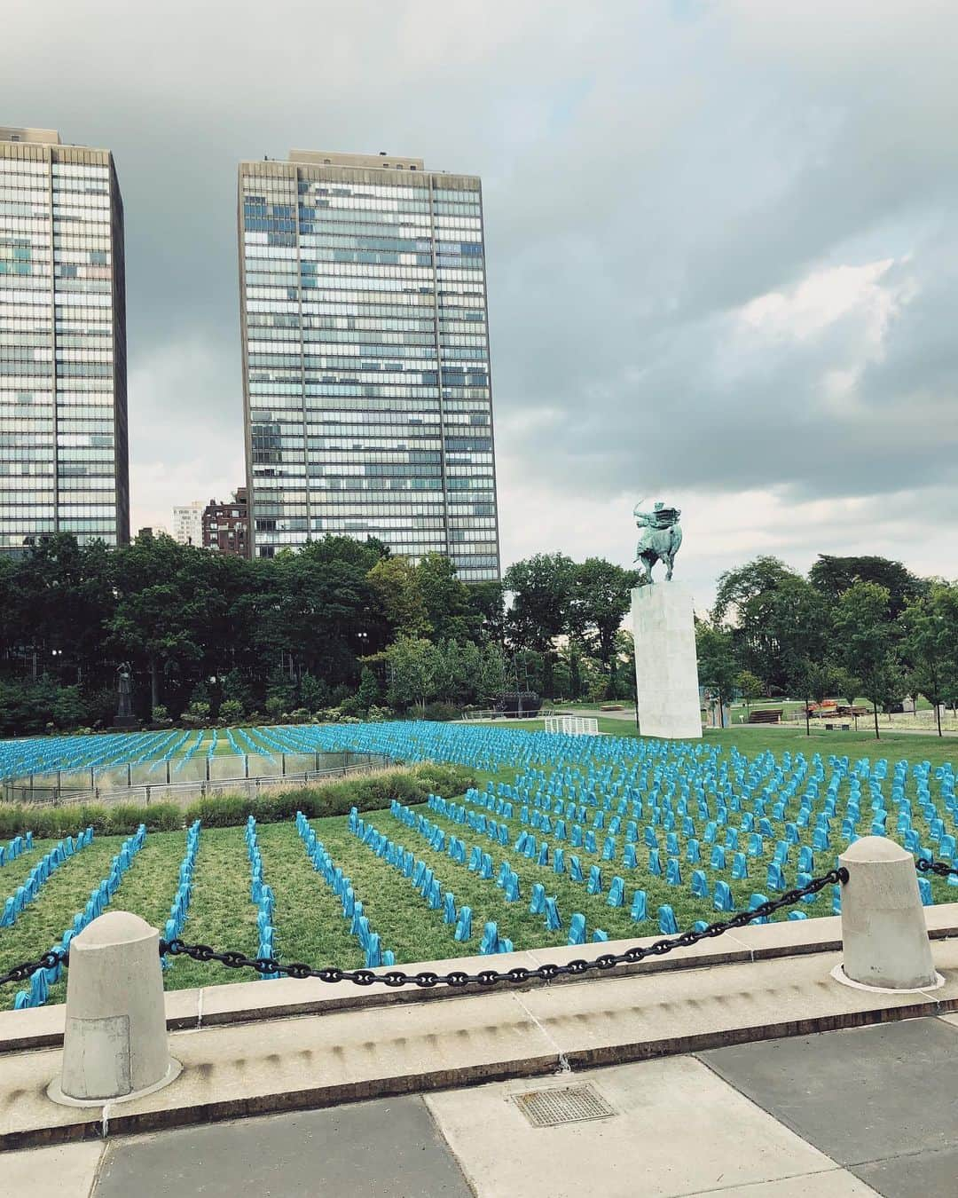 リリー・オルドリッジさんのインスタグラム写真 - (リリー・オルドリッジInstagram)「I had the great Honor this week to visit with Ursula Mueller at United Nations & learn about @un_ocha and how I can be involved 🦋 There are so many people in the world who need our help and to see what @un_ocha are doing everyday to help people is incredible 🙏🏽 OCHA coordinates the global emergency response to save lives & protect people in humanitarian crises around the world.  They advocate for effective and principled humanitarian action by all, for all. Their visions is a world that comes together to help crisis-affected people rapidly get the humanitarian assistance and protection they need 🌎🌏🌍」9月12日 20時52分 - lilyaldridge