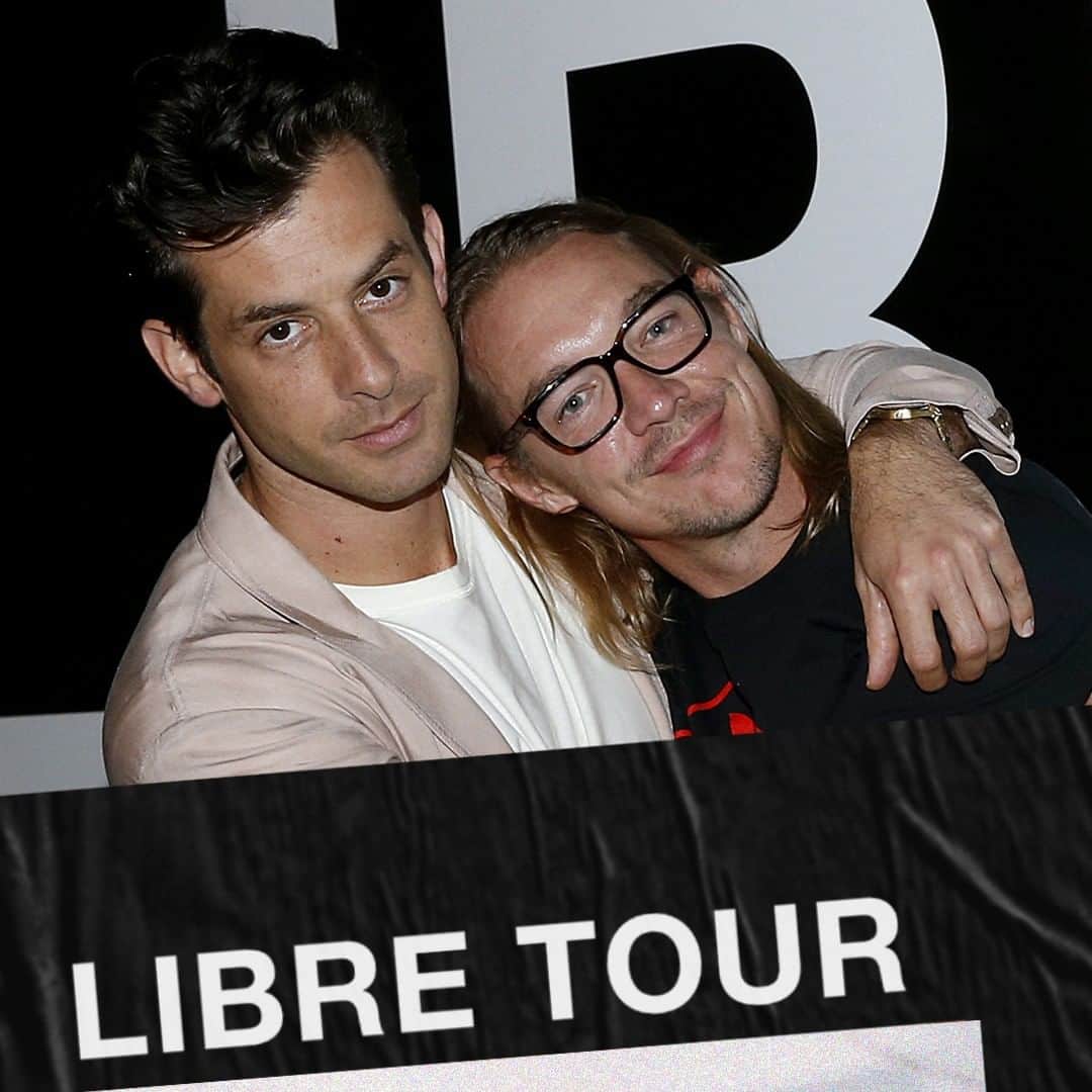 Yves Saint Laurent Beautyさんのインスタグラム写真 - (Yves Saint Laurent BeautyInstagram)「Freedom as a manifesto. A signature. A way of being. @iammarkronson and @diplo celebrate the opening night of the Libre tour #Iamlibre. #yslbeauty」9月12日 20時59分 - yslbeauty