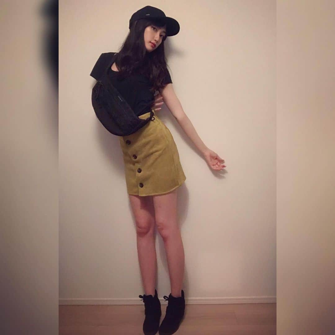 黒田瑞貴さんのインスタグラム写真 - (黒田瑞貴Instagram)「きいろ!! #tshirt .... #zara  #zarawomen  #bag .... #diesel  #cap .... #ca4la  #ootd #ootdfashion #fashion #instagood #私服 #japanesegirl #japanesemodel」9月12日 21時02分 - kurodamizuki_