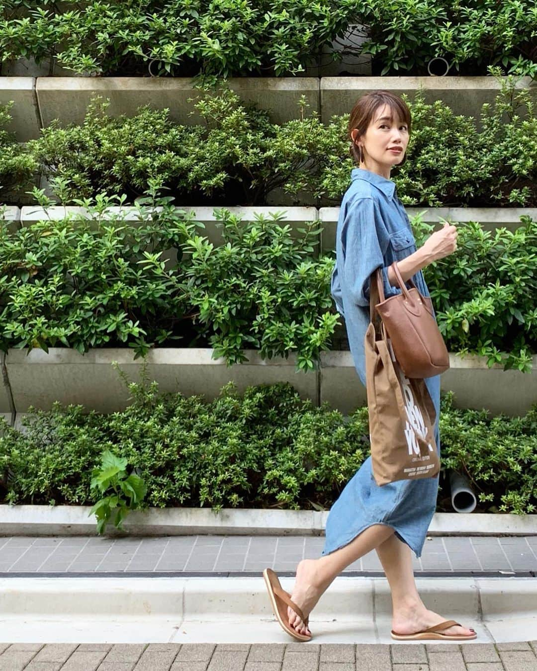 武藤京子さんのインスタグラム写真 - (武藤京子Instagram)「* * 一昨日のお洋服 * 先日のフリマで 一緒に出店していた のんちゃん @kita_non から買った @madisonblue_official の シャツワンピースを早速着ましたよ🙃 * #ootd  #シャツワンピース #madisonblue #マディソンブルー  #バッグ小 #youngandolsen #ヤングアンドオルセン  #バッグ大 #deuxiemeclasse #ドゥーズィエムクラス  #靴 #elnidoflips #エルニドフリップス  #ブログ更新しました  #プロフィールにブログのリンク貼ってます」9月12日 21時12分 - kyokomuto0628