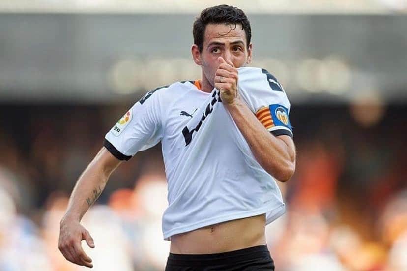 ダニエル・パレホのインスタグラム：「Sin excusas, con ilusión y con el máximo compromiso. Somos el @valenciacf y debemos estar a la altura del escudo que defendemos. #AmuntSempre 🦇」