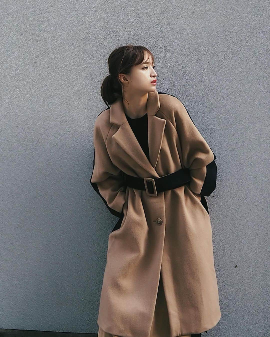 ARISA（和田有沙）さんのインスタグラム写真 - (ARISA（和田有沙）Instagram)「𝑆𝐻𝐸𝐿𝑇𝑇𝐸𝑅 𝑊𝐸𝐵 𝑆𝑇𝑂𝑅𝐸 "𝑃𝑅𝐸 𝑂𝑅𝐷𝐸𝑅 𝑂𝑈𝑇𝐸𝑅"ㅤㅤㅤㅤㅤㅤㅤㅤㅤㅤㅤㅤㅤㅤㅤㅤㅤㅤㅤㅤㅤㅤㅤㅤㅤㅤ Leory2型目!!!!ㅤㅤㅤㅤㅤㅤㅤㅤㅤㅤㅤㅤㅤ ◾︎ ﾊﾞｲｶﾗｰﾛﾝｸﾞｳｰﾙｺｰﾄ【BEG.MULTI】43,500-ㅤㅤㅤㅤㅤㅤㅤㅤㅤㅤㅤㅤㅤ Leoryでは初めての オーバーサイズコート😏ㅤㅤㅤㅤㅤㅤㅤㅤㅤㅤㅤㅤㅤ その中でも 女性らしさ、Leoryらしさを 詰め込んだ存在感のある1枚に仕上げました😌ㅤㅤㅤㅤㅤㅤㅤㅤㅤㅤㅤㅤㅤ  ざっくりとしたニットでも 合わせやすいサイズ感なので コーデを選ばす幅広く 着用して頂けます。ㅤㅤㅤㅤㅤㅤㅤㅤㅤㅤㅤㅤㅤ ベルトも配色になっているので 表と裏、その日の気分でお楽しみ 頂ける2way仕様になっています☺️ㅤㅤㅤㅤㅤㅤㅤㅤㅤㅤㅤㅤㅤ  ㅤㅤㅤㅤㅤㅤㅤㅤㅤㅤㅤㅤㅤ 13日PM12:00よりスタートです✨  #laviedeleory#leory#LeoryxEBLÓA#sheltter#outer #ラヴィドゥレオリー#レオリー#レオリーエブロア#アウター#コート#arisa_fashion」9月12日 21時33分 - wadaarisa