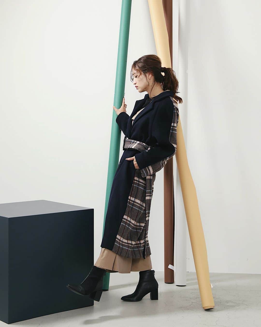 ARISA（和田有沙）さんのインスタグラム写真 - (ARISA（和田有沙）Instagram)「𝑆𝐻𝐸𝐿𝑇𝑇𝐸𝑅 𝑊𝐸𝐵 𝑆𝑇𝑂𝑅𝐸 "𝑃𝑅𝐸 𝑂𝑅𝐷𝐸𝑅 𝑂𝑈𝑇𝐸𝑅"ㅤㅤㅤㅤㅤㅤㅤㅤㅤㅤㅤㅤㅤㅤㅤㅤㅤㅤㅤㅤㅤㅤㅤㅤㅤㅤ Leory2型目!!!!ㅤㅤㅤㅤㅤㅤㅤㅤㅤㅤㅤㅤㅤ ◾︎ ﾊﾞｲｶﾗｰﾛﾝｸﾞｳｰﾙｺｰﾄ【BEG.MULTI】43,500-ㅤㅤㅤㅤㅤㅤㅤㅤㅤㅤㅤㅤㅤ Leoryでは初めての オーバーサイズコート😏ㅤㅤㅤㅤㅤㅤㅤㅤㅤㅤㅤㅤㅤ その中でも 女性らしさ、Leoryらしさを 詰め込んだ存在感のある1枚に仕上げました😌ㅤㅤㅤㅤㅤㅤㅤㅤㅤㅤㅤㅤㅤ  ざっくりとしたニットでも 合わせやすいサイズ感なので コーデを選ばす幅広く 着用して頂けます。ㅤㅤㅤㅤㅤㅤㅤㅤㅤㅤㅤㅤㅤ ベルトも配色になっているので 表と裏、その日の気分でお楽しみ 頂ける2way仕様になっています☺️ㅤㅤㅤㅤㅤㅤㅤㅤㅤㅤㅤㅤㅤ  ㅤㅤㅤㅤㅤㅤㅤㅤㅤㅤㅤㅤㅤ 13日PM12:00よりスタートです✨  #laviedeleory#leory#LeoryxEBLÓA#sheltter#outer #ラヴィドゥレオリー#レオリー#レオリーエブロア#アウター#コート#arisa_fashion」9月12日 21時33分 - wadaarisa