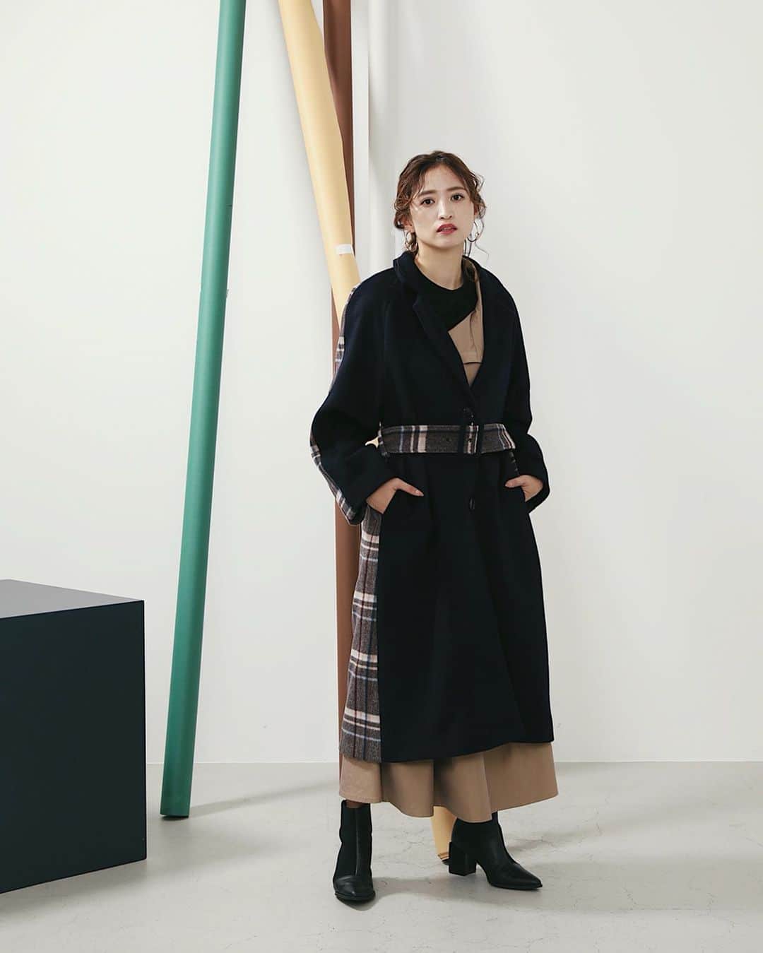 ARISA（和田有沙）さんのインスタグラム写真 - (ARISA（和田有沙）Instagram)「𝑆𝐻𝐸𝐿𝑇𝑇𝐸𝑅 𝑊𝐸𝐵 𝑆𝑇𝑂𝑅𝐸 "𝑃𝑅𝐸 𝑂𝑅𝐷𝐸𝑅 𝑂𝑈𝑇𝐸𝑅"ㅤㅤㅤㅤㅤㅤㅤㅤㅤㅤㅤㅤㅤㅤㅤㅤㅤㅤㅤㅤㅤㅤㅤㅤㅤㅤ Leory2型目!!!!ㅤㅤㅤㅤㅤㅤㅤㅤㅤㅤㅤㅤㅤ ◾︎ ﾊﾞｲｶﾗｰﾛﾝｸﾞｳｰﾙｺｰﾄ【BEG.MULTI】43,500-ㅤㅤㅤㅤㅤㅤㅤㅤㅤㅤㅤㅤㅤ Leoryでは初めての オーバーサイズコート😏ㅤㅤㅤㅤㅤㅤㅤㅤㅤㅤㅤㅤㅤ その中でも 女性らしさ、Leoryらしさを 詰め込んだ存在感のある1枚に仕上げました😌ㅤㅤㅤㅤㅤㅤㅤㅤㅤㅤㅤㅤㅤ  ざっくりとしたニットでも 合わせやすいサイズ感なので コーデを選ばす幅広く 着用して頂けます。ㅤㅤㅤㅤㅤㅤㅤㅤㅤㅤㅤㅤㅤ ベルトも配色になっているので 表と裏、その日の気分でお楽しみ 頂ける2way仕様になっています☺️ㅤㅤㅤㅤㅤㅤㅤㅤㅤㅤㅤㅤㅤ  ㅤㅤㅤㅤㅤㅤㅤㅤㅤㅤㅤㅤㅤ 13日PM12:00よりスタートです✨  #laviedeleory#leory#LeoryxEBLÓA#sheltter#outer #ラヴィドゥレオリー#レオリー#レオリーエブロア#アウター#コート#arisa_fashion」9月12日 21時33分 - wadaarisa