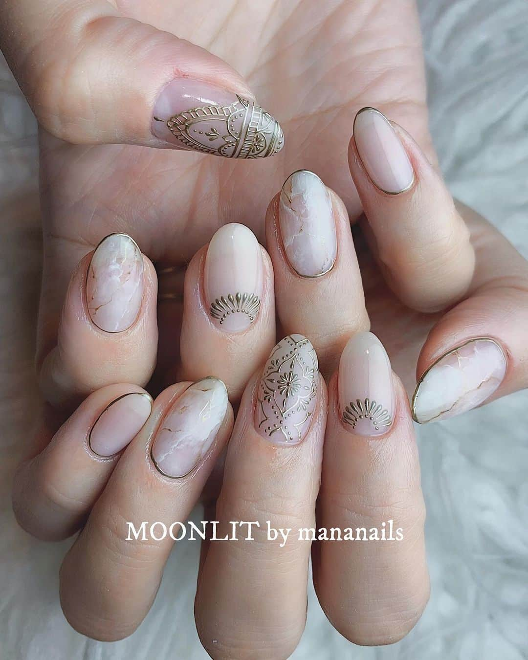 mananailsさんのインスタグラム写真 - (mananailsInstagram)「Moroccan wedding ❁ モロッコ人と結婚したお友達のwedding nail👰🏻💗 おめでとう🥰❤️ ㅤ ☾120min design」9月12日 21時33分 - mananails