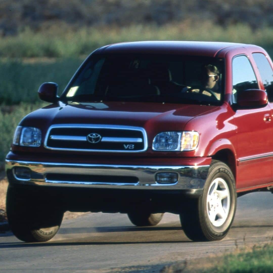 toyotausaさんのインスタグラム写真 - (toyotausaInstagram)「Driving into a new millennium like... 2000 #TBT #Tundra #LetsGoPlaces」9月12日 21時42分 - toyotausa