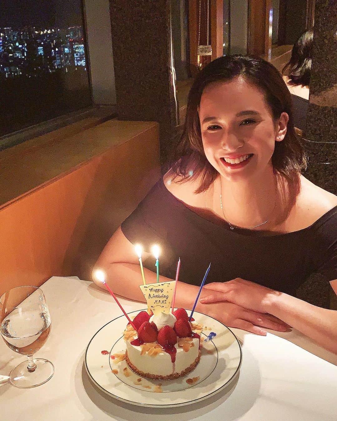 持永真実のインスタグラム：「.﻿ 9/12誕生日を迎えました🎉﻿ みなさんいつもありがとうございます💕﻿ ﻿ #mybirthday」