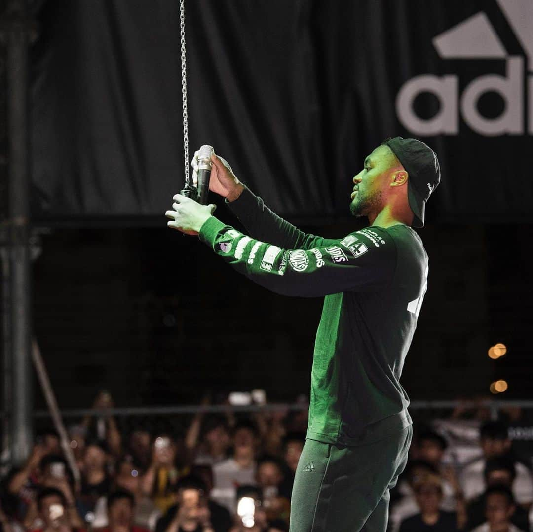 デイミアン・リラードさんのインスタグラム写真 - (デイミアン・リラードInstagram)「‪Performed in Taipei Wednesday night for the crowd at #adidas101. Video coming soon! @adidas_tw #DameDOLLA #BigDOLLA 🎤 🏀🇹🇼 ///‬」9月12日 13時14分 - damianlillard