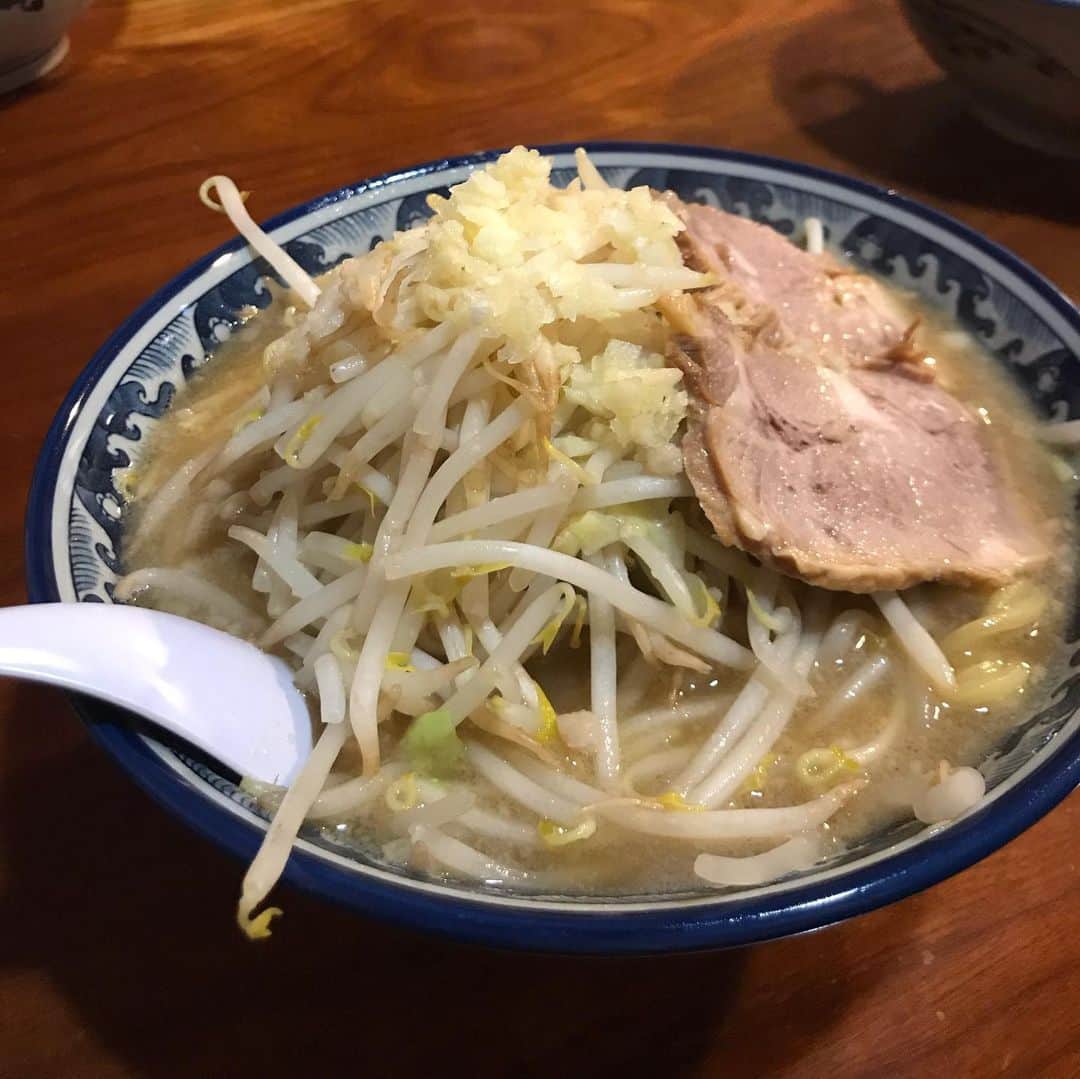 Tatsuyaのインスタグラム：「北見「麺屋創介」 NIBO二郎 野菜増し  美味しゅうござました。」