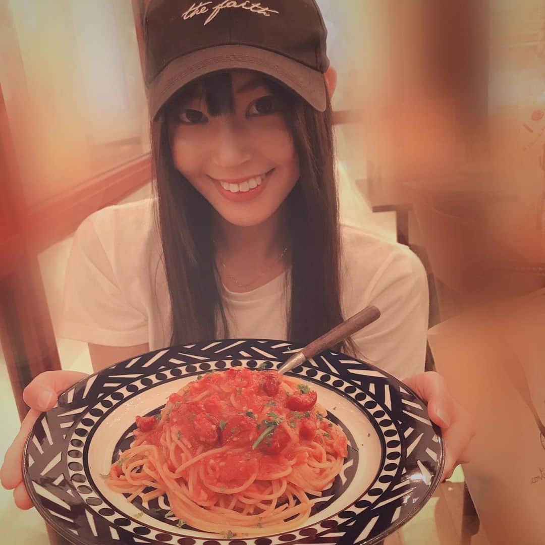 雪乃しほりのインスタグラム：「初めて猫カフェ行ったよ〜🐈🐈🐈 子猫はたくさん遊んでくれる♡︎ᵎᵎᵎ  #猫カフェ  #猫」