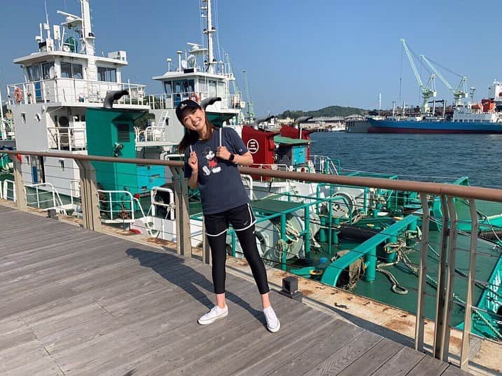 西口真央のインスタグラム：「ロケでもプライベートでもよく行く尾道！ 海と自然に癒されてきました🐳🌿 . かっこかわいい帽子は、昔からのテニスの友人が立ち上げたブランドのもの！ さりげないお花の存在感がお洒落🌷//// 帽子が好きなのでよく被ってます！ @bettim.official #尾道 #bettim」