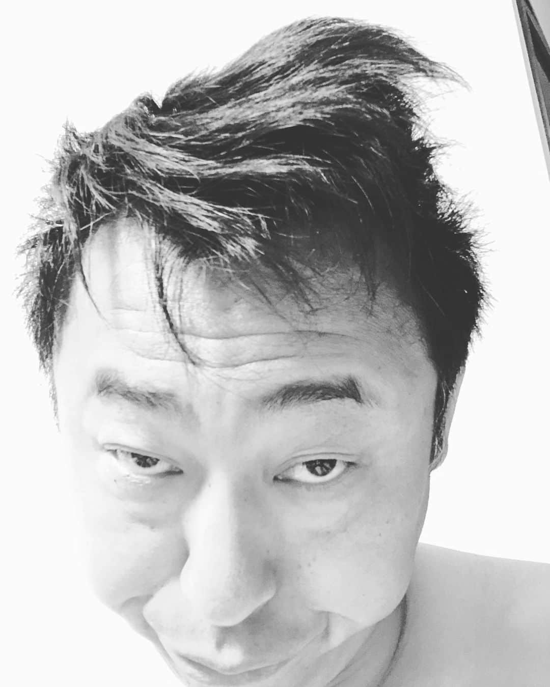 岩本勉さんのインスタグラム写真 - (岩本勉Instagram)「今日も今ドキな岩本やわd(￣ ￣) イケとるわ♪(´ε｀ )#寝起きワシ」9月12日 14時11分 - gun18gun18