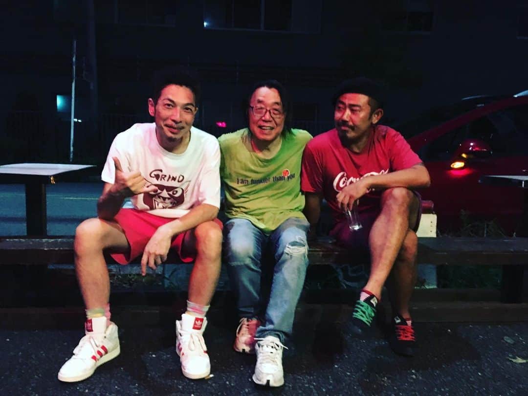 竹内朋康のインスタグラム：「昨夜のMagic  Number vol.54 これまた素晴らしい一夜となりました。 ニューオリンズから一時帰国の山岸さんはMagic Numberに素敵な置き土産をしていってくれました。 またやろーね！って言ってくれたのがめっちゃうれしかった。 3回目の登場DABOも新曲お披露目、これまた激ヤバShit 山岸さんの息子さんDJ Ligtoo Light も選曲最高！ レギュラーメンバーもフロアーのみんなもぶち上がりな一夜。 本当にありがとうございました。 次回は11/27  なんと6周年アニヴァーサリーでお届けします🤘 場所はもちろん元住吉Powers2にて！  #magicnumber #powers2 #山岸潤史 #竹内朋康 #tomohiko」
