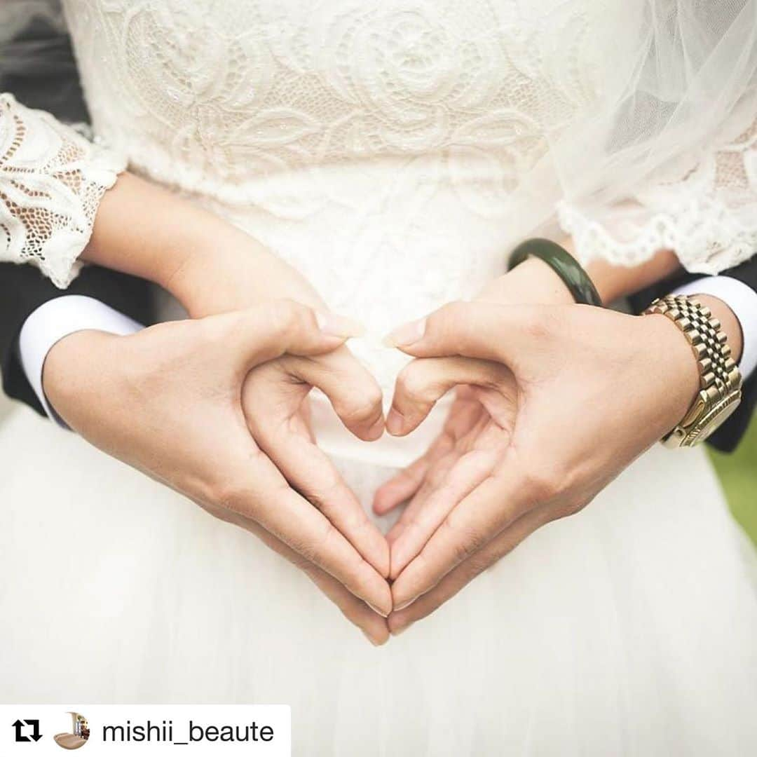 高橋ミカさんのインスタグラム写真 - (高橋ミカInstagram)「#Repost @mishii_beaute with @get_repost ・・・ ブライダルエステをご検討中の皆様へ♡ 一生の思い出に残る1日を、より良い日にするために、ブライダルメニュー、1回から7回コースをご用意しております♡ ドレスから見えるデコルテやお背中など、気になる部分を重点的にトリートメントしていきます(*´˘`*) 敏感肌で心配な方や、エステが初めての方、直前の1回コースにしてみたいけど、不安だな、、と思っている方は、ブライダルお試し60分コースのご用意もございますので、お気軽にお問い合わせくださいませ♡ ミッシィボーテ ☏03-3400-0812 LINE ID→@ mishii(2枚目のQRコードを読み取りください) ホームページからもお問い合わせ可能です！ #ブライダルエステ #どこのどんなエステがいいのかな... #ぜひ1度お試しコースを！ #一生に一度の大切な日 #ベストコンディションでドレスを着たい！ #ボディもフェイシャルもございます #詳しくはホームページ #または #お電話にてお問い合わせ下さい ♡ #ミッシィボーテ#ブライダルエステ #高橋ミカ #結婚式#挙式 #エステ#ゴマージュ#マッサージ#パック」9月12日 15時04分 - mikatakahashi1971