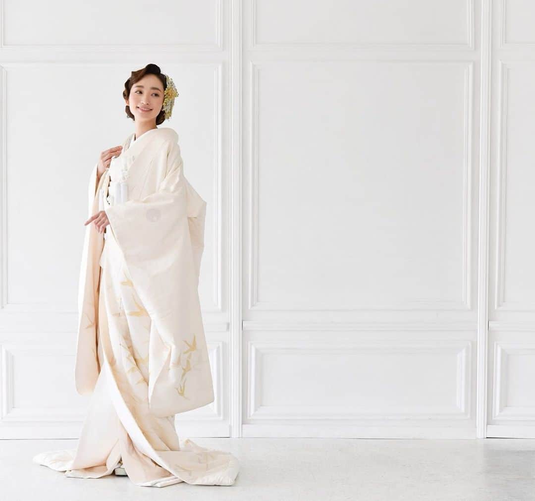 落合砂央里さんのインスタグラム写真 - (落合砂央里Instagram)「初めての白無垢 着物ってやっぱり素敵です♡ #mywork #wedding #白無垢」9月12日 15時09分 - ochiaikun