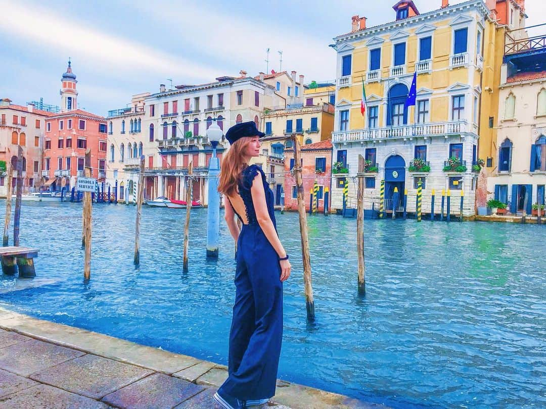 大矢真夕さんのインスタグラム写真 - (大矢真夕Instagram)「Everywhere is beautiful.  The only thing you have to do to go  beautiful places is going out of your room. #😍 #venezia #🇮🇹 #travel #sea  #sunny #italia #beautiful #fashion #picture #cool #instadailyphoto #wonderful_places #snapshot #タビジョ #lifeisbeautiful #photooftheday #igersveneto #veneziaunica #veneto #旅行 #旅 #海 #ヴェネツィア #イタリア #旅したくなるフォト #venice #ベニス #ベネチア #海外旅行」9月12日 15時14分 - mayuohya