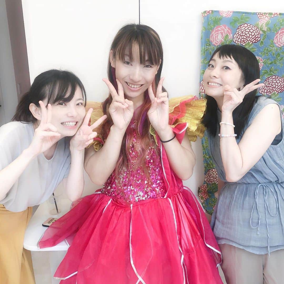 のインスタグラム：「久々のメンバーで「ちゃんねるロゴス社説」の番組収録に行ってきました。 ライブの宣伝や色々と大変だったことをトークしてます。 ニュースについてのトーク番組なので、そちらもお楽しみに。」
