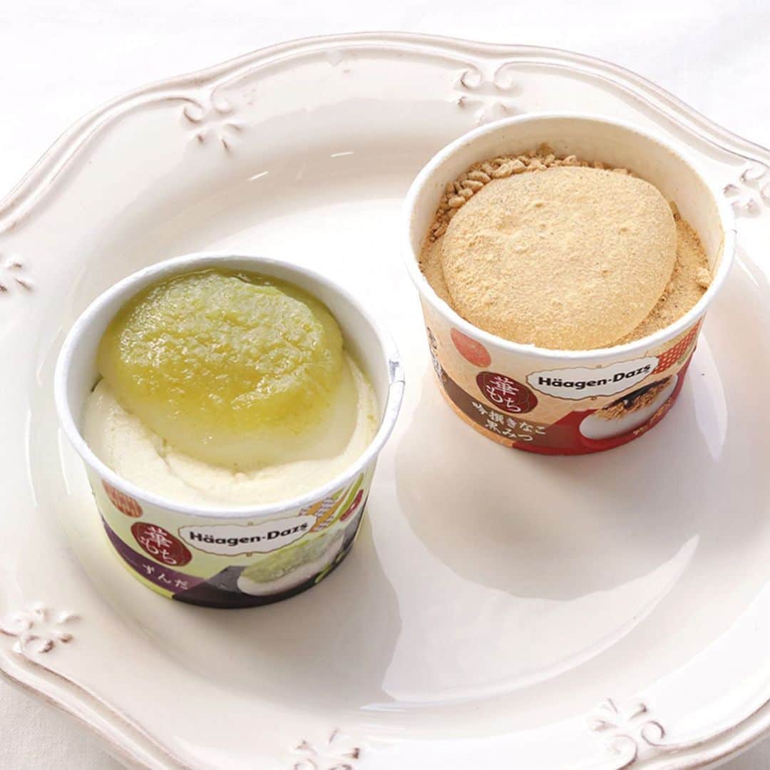 Locariのインスタグラム：「\ハーゲンダッツ速報/﻿ アイスクリームともちのコラボが人気の”華もち”シリーズから9月17日（火）より「吟撰ぎんせんきなこ黒みつ」と「ずんだ」の２種類が期間限定新発売🍦🍡✨ .﻿ こだわって作られた黒みつソースとずんだの程よいつぶつぶ食感は１度食べれば病みつきになること間違いなし♡﻿ ﻿ ﻿ 価　 格 ：295円（消費税抜き）﻿ 発 売 日： 2019年9月17日（火）﻿ ﻿ #ハーゲンダッツ #ハーゲンダッツ期間限定 #華もち#ハーゲンダッツ新作 #ハーゲンダッツ食べたい #アイス #アイス部 #アイス好き #ずんだ #ずんだ餅 #ずんだ好きな人と繋がりたい #きなこ #黒蜜きなこ」