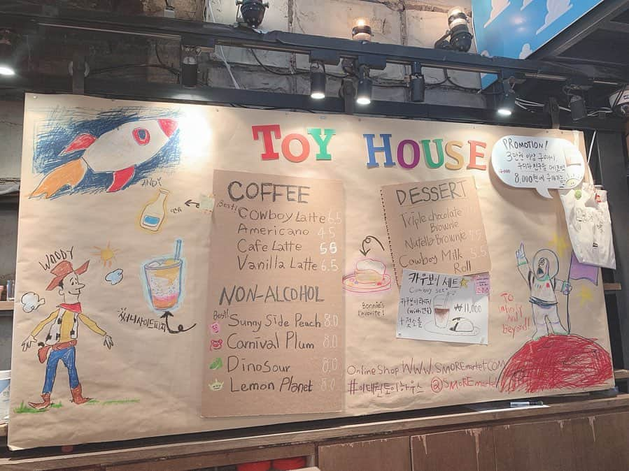 茉井良菜さんのインスタグラム写真 - (茉井良菜Instagram)「. . トイハウス ラスト❤︎ . #toystory #toystory4 #toyhouse #toystory #forky #토이하우스 #토이스토리 #포키 #여행스타그램 #카페스타그램 #이태원카페 #토이하우스 #토이스토리4 #귀여워 #한국여행 #한국카페 #한국 #フォーキー #トイハウス #韓国旅行 #梨泰院 #梨泰院カフェ」9月12日 15時35分 - yonsuchan