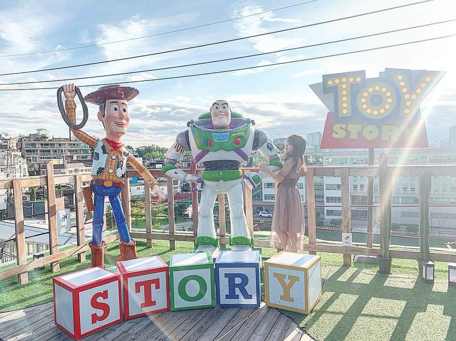 茉井良菜さんのインスタグラム写真 - (茉井良菜Instagram)「. . トイハウス ラスト❤︎ . #toystory #toystory4 #toyhouse #toystory #forky #토이하우스 #토이스토리 #포키 #여행스타그램 #카페스타그램 #이태원카페 #토이하우스 #토이스토리4 #귀여워 #한국여행 #한국카페 #한국 #フォーキー #トイハウス #韓国旅行 #梨泰院 #梨泰院カフェ」9月12日 15時35分 - yonsuchan