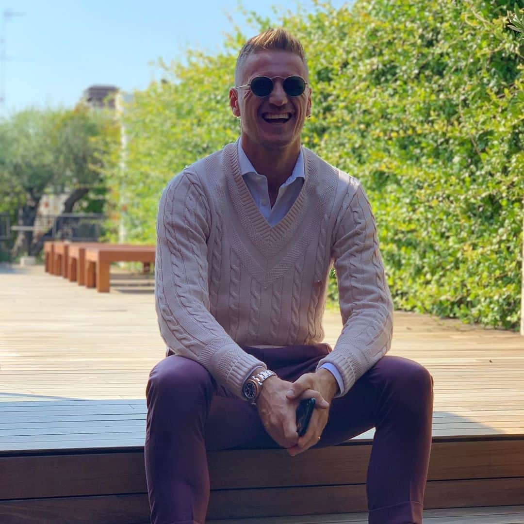 イニャツィオ・アバーテのインスタグラム：「Smile 😁✌🏻」