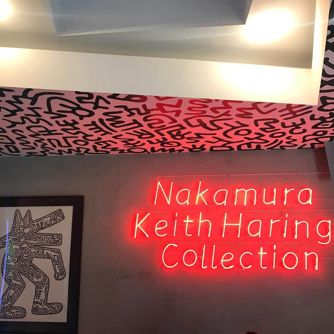 ダンドイ舞莉花さんのインスタグラム写真 - (ダンドイ舞莉花Instagram)「Nakamura Keith Haring Museum  Those of you who went to NIS, I found Mr. Barakan in one of the photos!! #小淵沢 #keithharing #japan #newyork #キースへリング #popart #fun #mrbarakan #バラカンさん #見つけた #ママと旅行」9月12日 16時48分 - mdandoy18