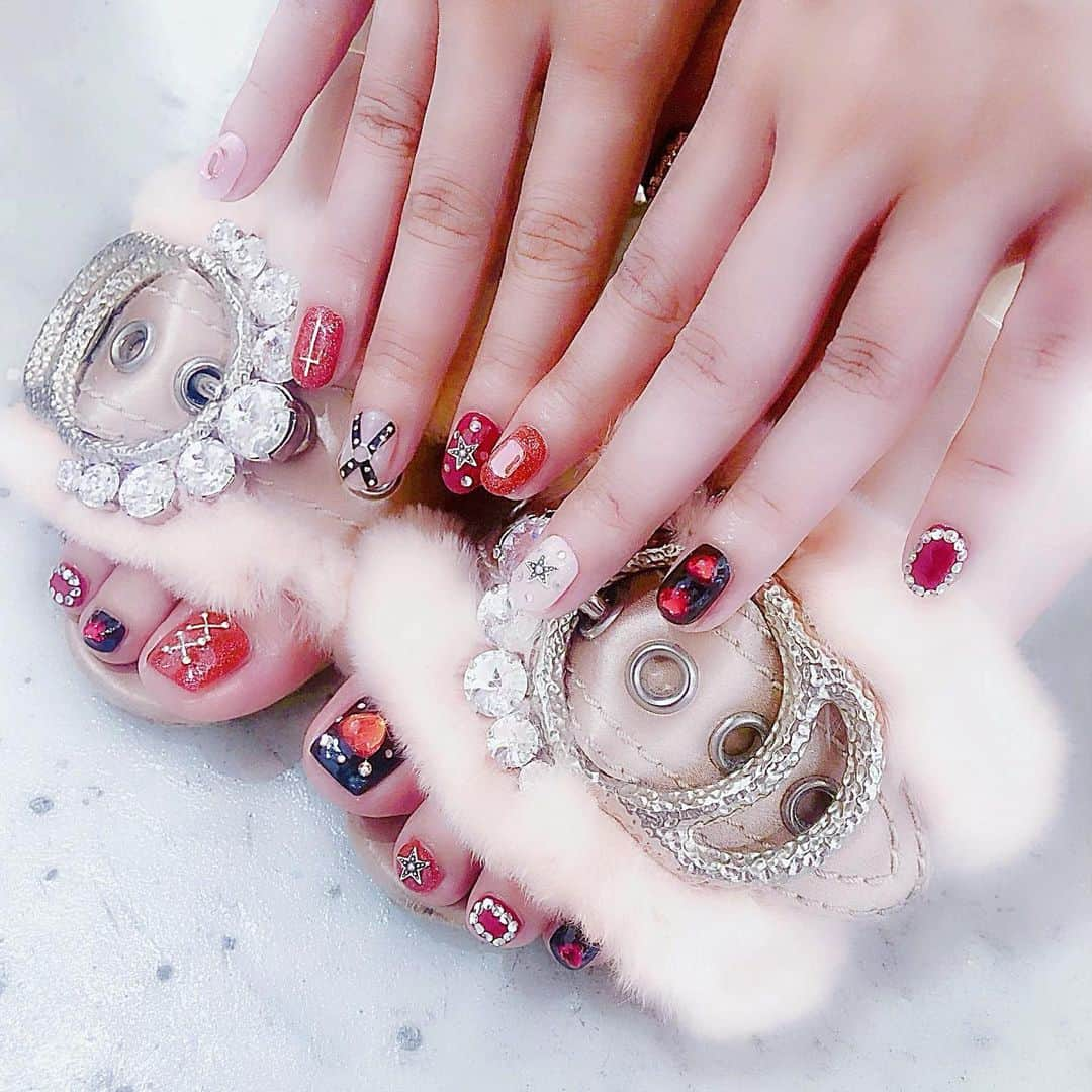 北出菜奈さんのインスタグラム写真 - (北出菜奈Instagram)「_﻿ _﻿ new nail💅🌹﻿ ﻿ ﻿  #ootd #ootdfashion #fashion #outfit #coordinate #style #instafashion﻿ #nail #nailart #nails #naildesign #instanails #nailstagram #art #ネイル #ジェルネイル #夏ネイル」9月12日 16時49分 - nana_kitade