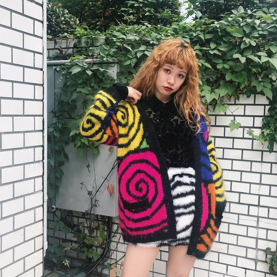 PUNK CAKEさんのインスタグラム写真 - (PUNK CAKEInstagram)「•guru guru mohair knit cardigan【SOLD】 •zebra mini skirt【SOLD】 #punkcake #vintageclothing #harajuku」9月12日 17時17分 - punk_cake