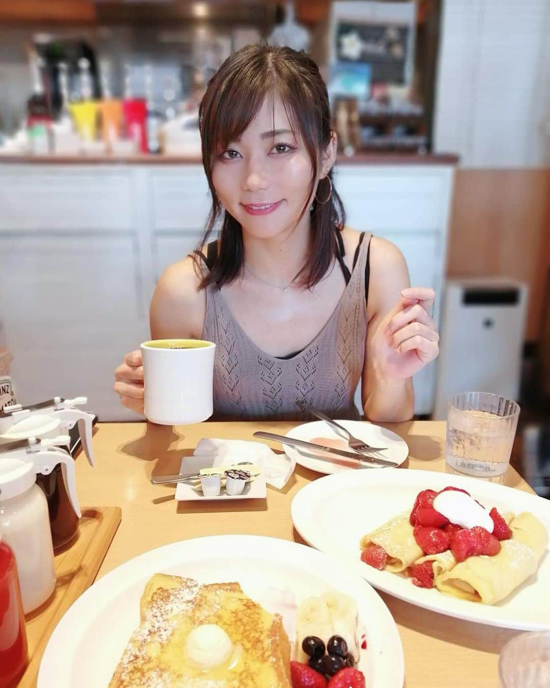 玉樹るいさんのインスタグラム写真 - (玉樹るいInstagram)「奈良ちゃんと江ノ島デートした❤️ パンケーキ美味し🥞  #自撮り #selfie #self #selca #photoshoot #instalove #instapic #photo #photography #photoshoot #picture #お仕事お疲れ様 #instafashion #insta #自撮り女子 #自撮り部 #model #photoshoot #followme #me」9月12日 17時19分 - abitara1118