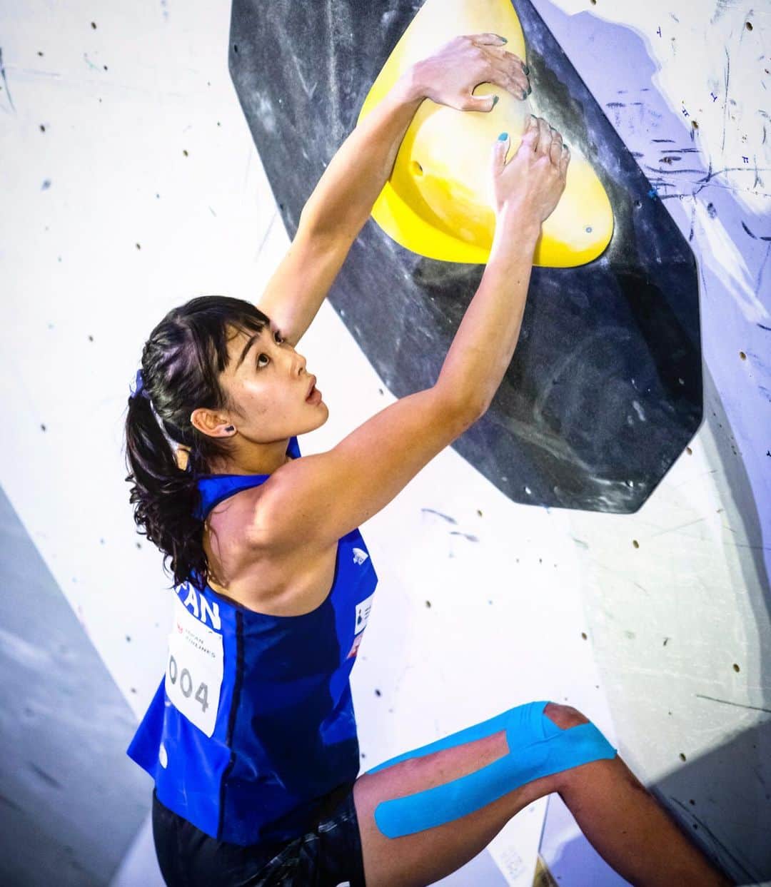 のインスタグラム：「I will join the @adidasrockstars starting tomorrow🤩⭐︎🤟 I can't wait😍 ・ 📷@a_yuichiro  #adidasrockstars #bouldering #climbing  @au_official @denso_official @anessa_official_shiseido @thenorthfacejp @lasportivajp @newerajapan @tokyopowder @newhale_japan @thestonesession #jazzysport #岩泉ヨーグルト」