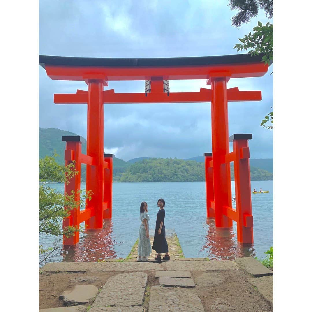 芦田美歩さんのインスタグラム写真 - (芦田美歩Instagram)「.﻿ .﻿ .﻿ 箱根に女子旅してきたよ！﻿ ﻿ 温泉入って美味しいご飯食べてダラダラ過ごして…﻿ ﻿ 良いリフレッシュになりました☺︎﻿ .﻿ .﻿ .﻿ #女子旅 #箱根 #温泉旅行 #箱根神社」9月12日 17時48分 - a.mifu_cial