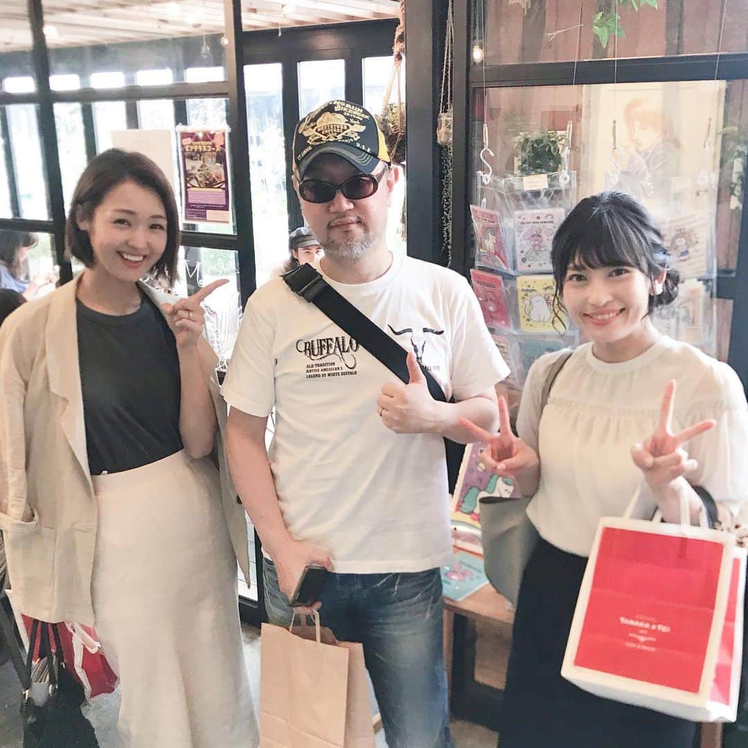 大西暁子さんのインスタグラム写真 - (大西暁子Instagram)「今回のように展示を始めたきっかけをくれた﻿ 祝さんがゼノンに来てくれました🤤🧡﻿ ﻿ 私たちにとって憧れのお方です🥺🥺﻿ ﻿ いつも山ほどの相談をして﻿ 山ほどのアドバイスをくれるという優しさの塊🤲﻿ ﻿ 褒めていただけて﻿ あいりんとあっきーはやる気に満ち溢れて帰りました😆﻿ わっかりやすいくらいルンルンだった😂﻿ ﻿ @rusamax  @airi_yamagishi #吉祥寺 #カフェゼノン #ふわもちっと展 #大西暁子﻿ #スマホのカメラぜんぶボヤボヤする #落としすぎたか #おーまいがー」9月12日 18時17分 - akiko_onishi11