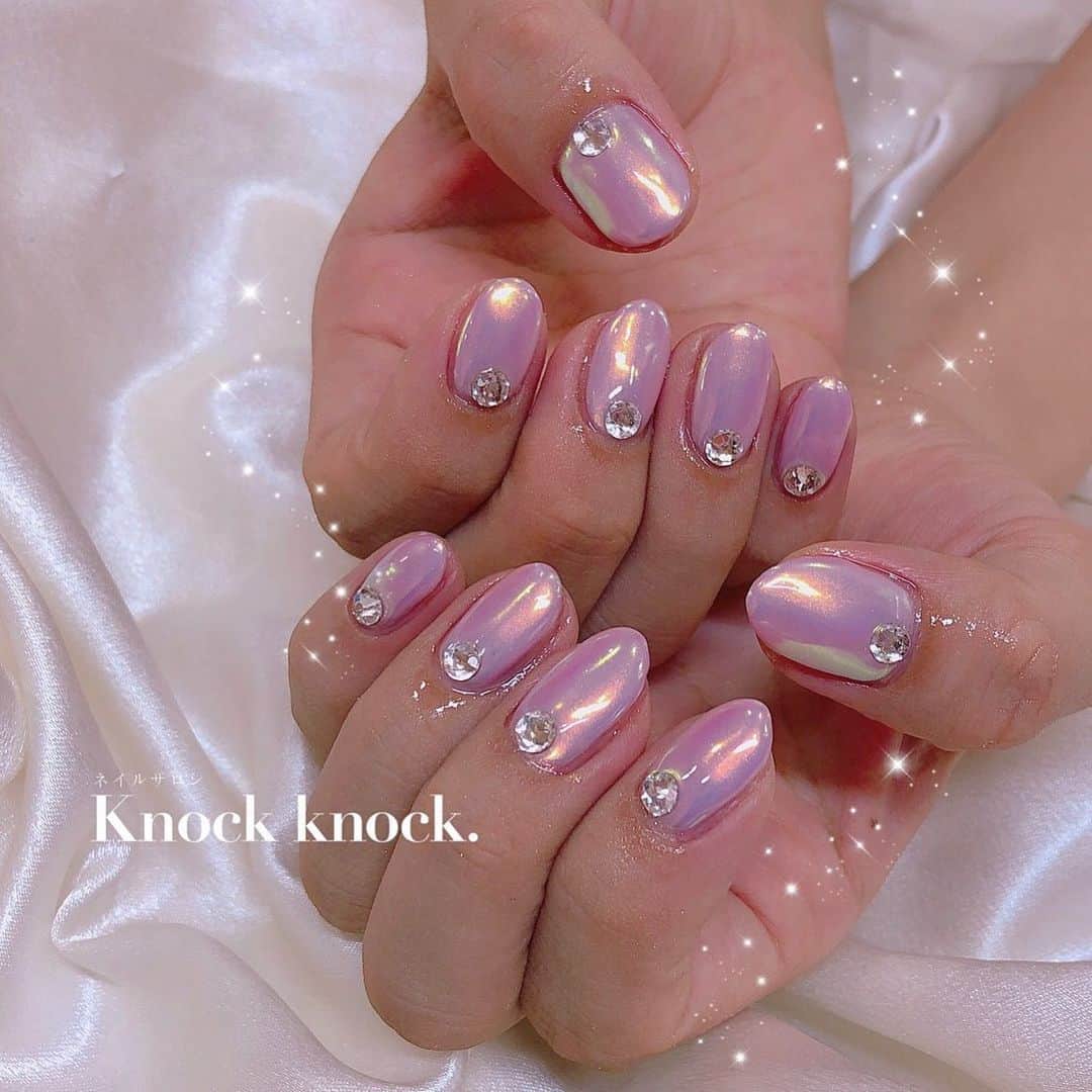 三上悠亜さんのインスタグラム写真 - (三上悠亜Instagram)「ネイルチェンジしたよ💅❤︎﻿ @knockknock.nail さんは﻿ 本当いつも可愛いくしてくれる🥺﻿ ﻿ まりなちゃんがお誕生日プレゼントもくれたの🥺優しい🥺﻿ いつも色々ありがとう💗  #nail #newnail #pink」9月12日 18時20分 - yua_mikami