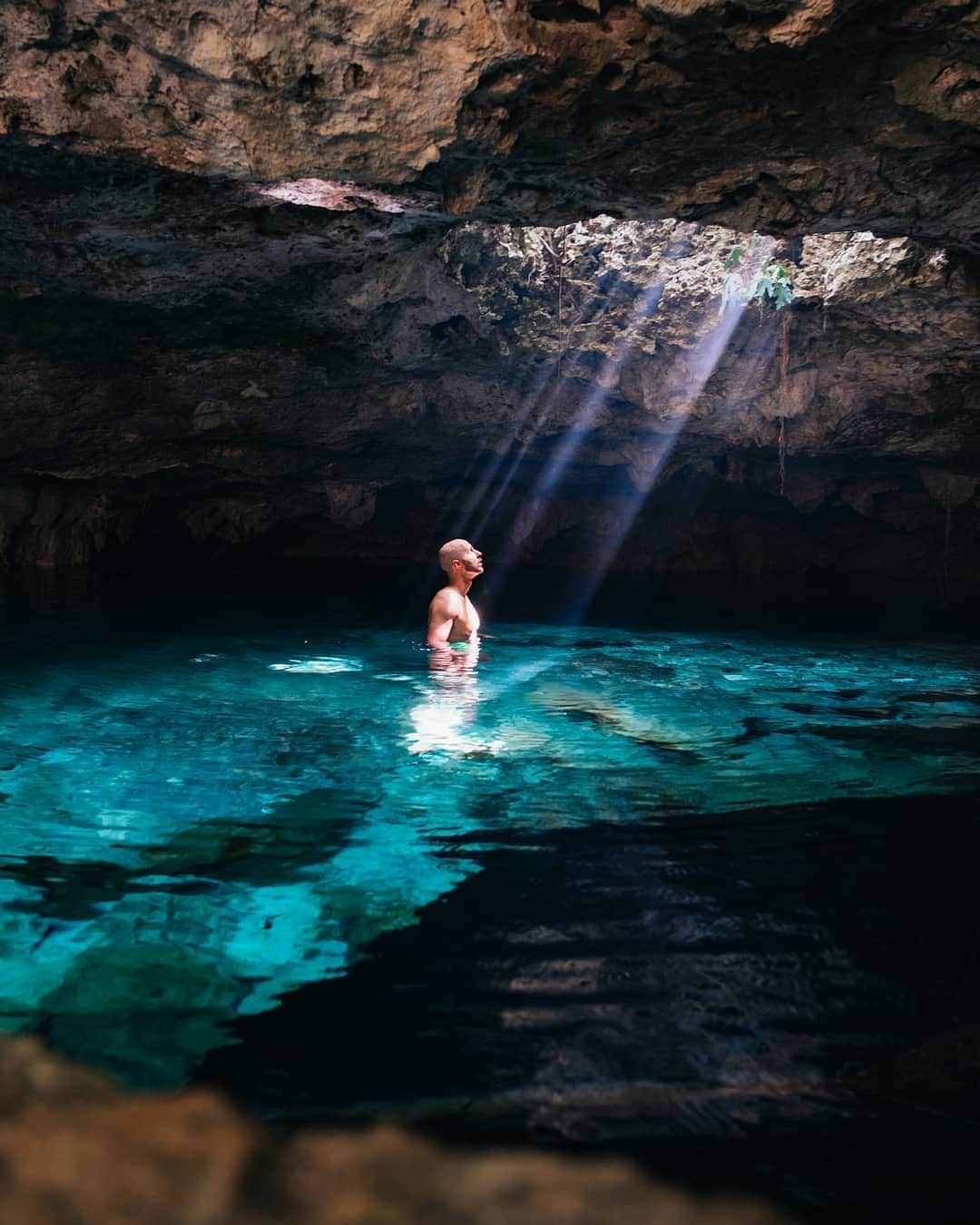 instagoodさんのインスタグラム写真 - (instagoodInstagram)「@julianlimh Can you think of a more peaceful place?  We visited a lot of cenote while in Tulum, but this secret hidden cenote is by far my favorite. 🤐」9月12日 18時51分 - instagood