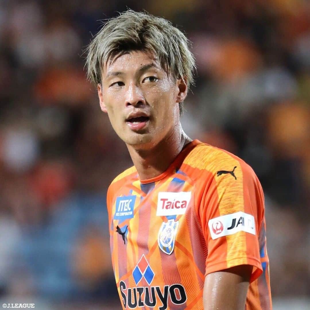 のインスタグラム：「明日は #金Ｊ 🍻✨⚽️﻿ 🏆明治安田生命Ｊ１リーグ第２６節﻿ 🆚#清水エスパルス vs #名古屋グランパス﻿ ﻿ ﻿ みなさんはどちらが勝つと思いますか？？﻿ コメント欄にて教えてください🙌﻿ ﻿ 清水エスパルスが﻿ 勝つと思う人は👉 🧡﻿ ﻿ 名古屋グランパスが﻿ 勝つと思う人は👉 ❤️💛﻿ ﻿ ﻿ 📅9月13日(金)﻿ 🕣19:30KO﻿ 🏟#ＩＡＩスタジアム日本平﻿ ﻿ ﻿ #Ｊリーグ﻿ #jleague﻿ #フライデーナイトＪリーグ﻿ ﻿ #立田悠悟 #spulse #🧡﻿ #中谷進之介 #grampus #❤️💛﻿ #イケメン #かっこいい #cool﻿ #サッカー #soccer #football #⚽️﻿ #コメントください #コメント大歓迎 ﻿ #コメント返し #📝」