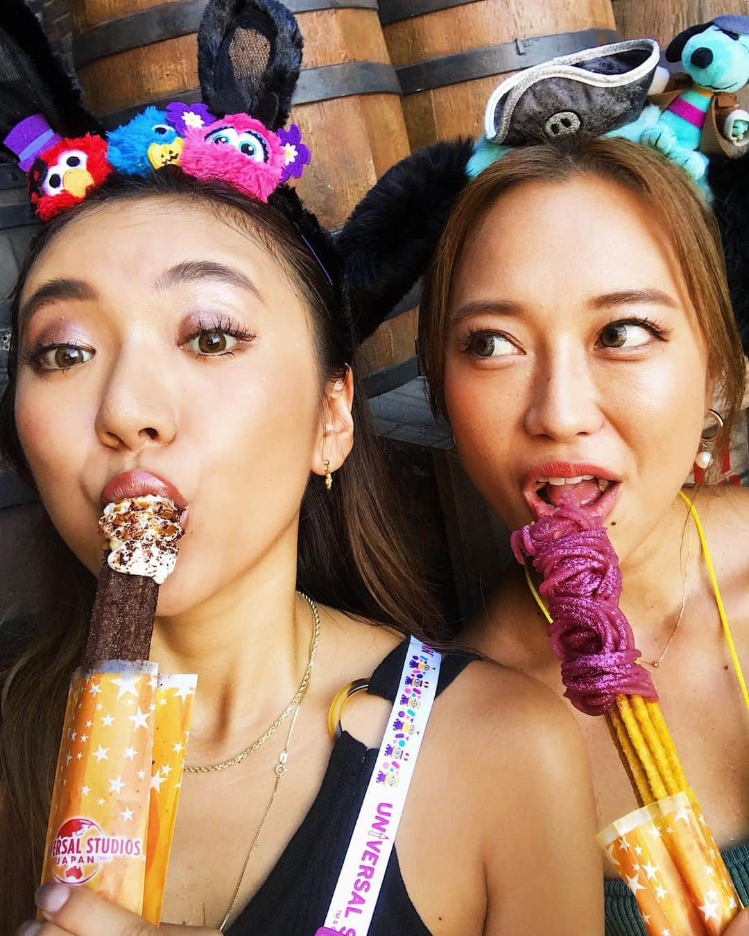 佐々木彩乃さんのインスタグラム写真 - (佐々木彩乃Instagram)「ハロウィーンシーズンのユニバに行ってみたくて来てみた😻 夜になるとそこらじゅうにゾンビが出現するの！！😂 本当びくびくしながらも最高にはしゃいだ笑 1.5dayパスを利用して2日間で存分に楽しみに来たんだけど最高すぎて閉園まで楽しんだ🤣 大人ハロウィーンを楽しめるアルバート・ラウンジでカクテルを飲んだり限定メニューも沢山食べて最高すぎる💖 @universal_studios_japan  #USJ #universalstudiosjapan #ユニバ #大阪 #PR #ハロウィン #ユニバーサルスタジオジャパン」9月12日 19時05分 - ayano__sasaki