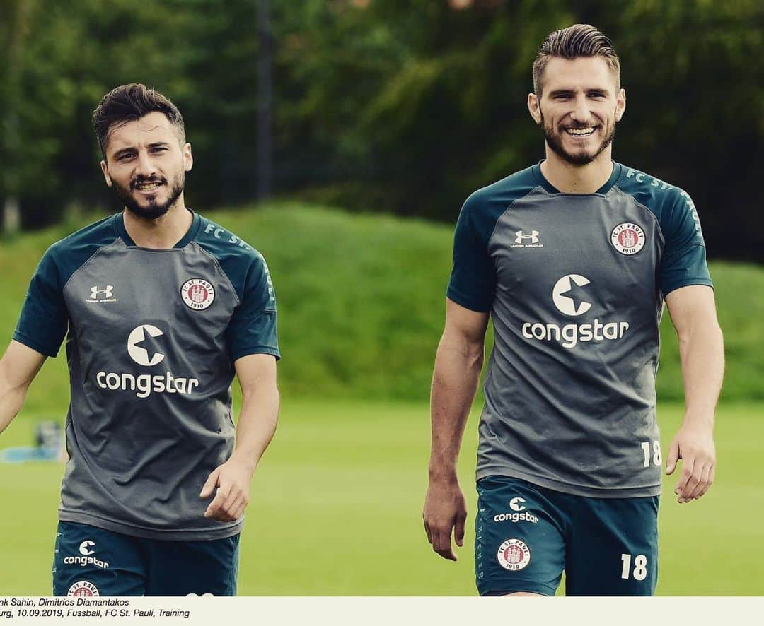 ディミトリオス･ディアマンタコスのインスタグラム：「😁☠️⚽️」