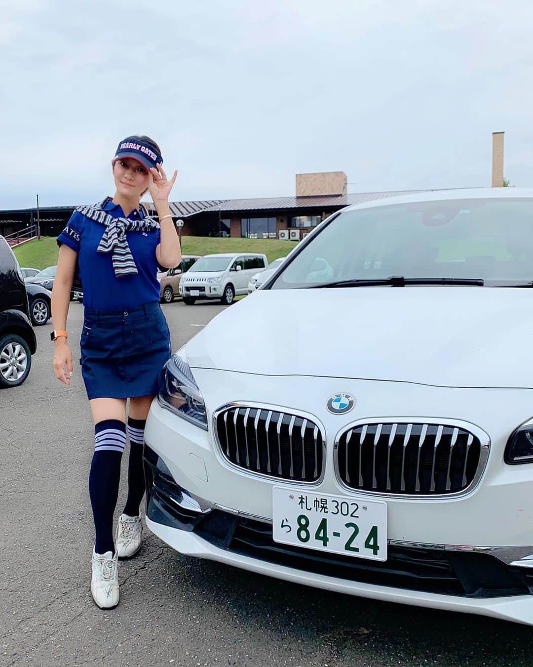 Sayaka.Mさんのインスタグラム写真 - (Sayaka.MInstagram)「. この度国際興業株式会社様から車(BMW)をご提供頂き 1ヶ月間試乗させていただいております🚘 218d xDrive Gran Tourer (#グランツアラー ) . 先日は9月なのに ビックリな暑さになった北海道 海に行ってジェットを楽しんできました✨ . 札幌⇄銭函 やっぱり燃費が素晴らしい🤩 . クーラーボックスや荷物もたくさんでしたが、スッキリ収納して行けましたよ . その次の週は 千歳⇄札幌 北広島⇄札幌 を ゴルフで往復してましたが、今だにガソリン入れなくて大丈夫🙆‍♀️ . ファミリーゴルフの日は、ゴルフバッグも三人分、カートバックとかもすんなり収納 . 週末は月寒営業所、宮の森営業所でイベントも開催されてますよ✨ 非売品のBMWのぬいぐるみが貰えますよ〜 我が家は子供達大喜び幼稚園バッグにもつけてます❣️ . @bmw_kokusai_tsukisamu . . #BMW #ビーエム #ビーエムダブリュー #国際興業 #宮の森 #月寒 #札幌ママ #北海道ママ #家族旅行 #北海道旅行 #ゴルフ好きな人と繋がりたい #札幌 #札幌市 #さっぽろ #ゴルフ #7人乗り #男の子ママ #女の子ママ #キッズコーデ #キッズファッション #車好きな人と繋がりたい #国際興業株式会社 #外車 #ファミリーカー #sapporo #hokkaido #ディーゼル車 #ジェットスキー #ゴルフ女子」9月12日 19時31分 - insta.sayaka