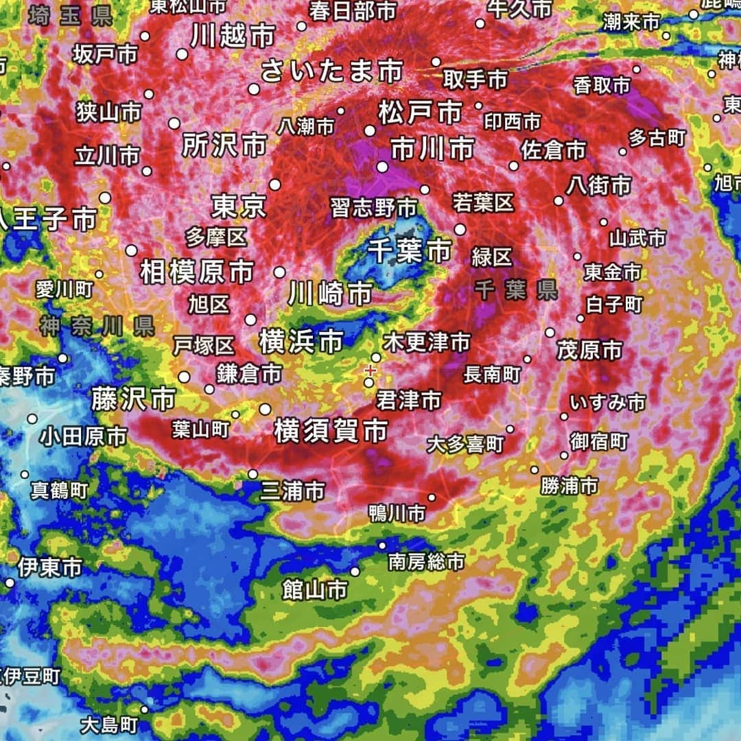 小関翔太さんのインスタグラム写真 - (小関翔太Instagram)「お疲れ様です。  9月9日に台風15号の 影響で色々な人に伝わって ない事が多く、この場を借りて 伝えたいと思います。  僕の家は２日間電気付かなくなり お風呂も水でした、台風の日に 色々買いに行きましたが、 開いてなかったり、断られたり、 やっと入れたら、暗闇の中 店員さんと懐中電灯で、 お店の中に入り、買うことが 出来ましたが、目当ての物は、 基本的になく、夜は暑く、 色々大変な２日間でした。  今では僕の所は復旧し、 普通の生活が送れてますが、 あまり報道されてない部分が多く 皆様が思ってる以上に千葉県の被害が大きいです。  僕個人的に、2011年の東北大震災の時 19歳で宮城県仙台市の寮に入っていました。3,11の時は試合で、埼玉県にいましたが、仙台に帰った時の街の風景 今でも忘れていません。  まだ停電、断水、南房総市などでは、 困ってる方が多く、食べ物、飲み物も 不足しています。  そこで皆様に拡散の方を よろしくお願いしてほしく、 書かせてもらいました。  よろしくお願いします。  #千葉県#台風15号  #拡散希望です #これ以上  #被害が #大きくならないように  #願ってます」9月12日 20時05分 - sho_ta.koseki