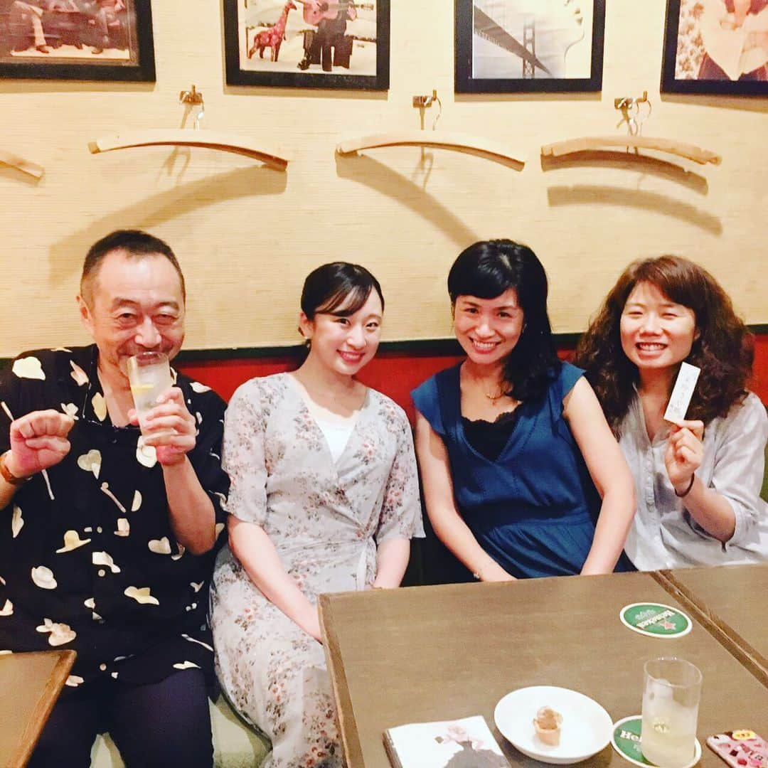 茉玲さや那さんのインスタグラム写真 - (茉玲さや那Instagram)「✼••┈┈┈┈••✼••┈┈┈┈••✼ ❁ ❁ 明希葉さんのLIVEへ( ˙꒳​˙)✨ 【ハンナのお花屋さん】でご一緒した明希葉さん。明希葉さんが作られる曲は、とっても優しくて、心がじわぁ〜っとあったかくなります♡ 今、お気に入りの曲は【Promised night】で、いつも寝る前に聴いてます❁¨̮ ･  話に花が咲くと時間はあっという間·͜·♡ 斎藤ネコさん、高橋結子さんともたくさんお話出来て、幸せなひとときでした( ´͈ ᵕ `͈ )♡ ❁ ❁ #瓜生明希葉 さん #斎藤ネコ さん #高橋結子 さん #茉玲さや那 ✼••┈┈┈┈••✼••┈┈┈┈••✼」9月12日 20時14分 - sayana_egg_98