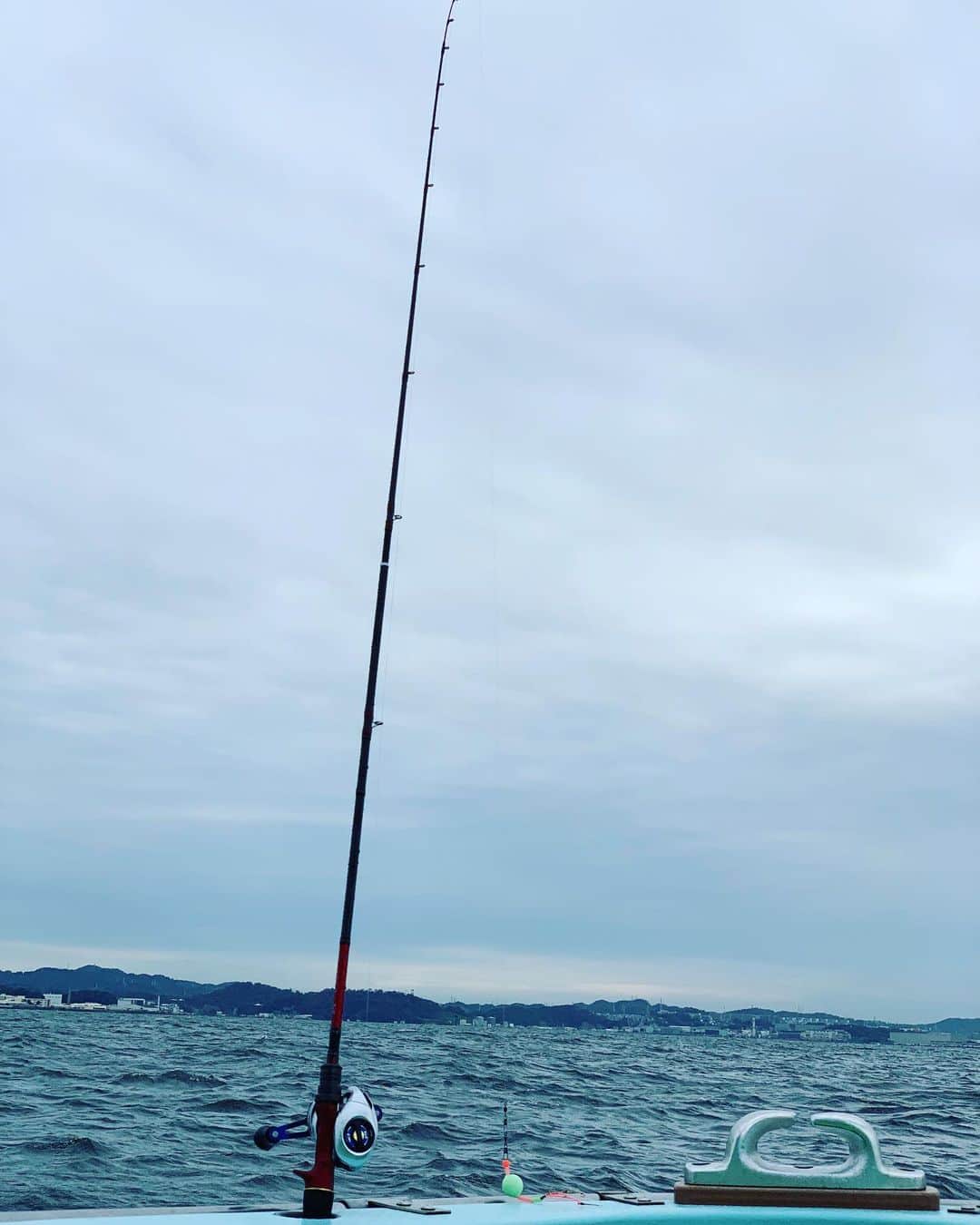 大野雄大さんのインスタグラム写真 - (大野雄大Instagram)「出航！！！ 思ったより海が荒れている。。 これも海。  集中します！！！」9月13日 7時24分 - da_ice_udai