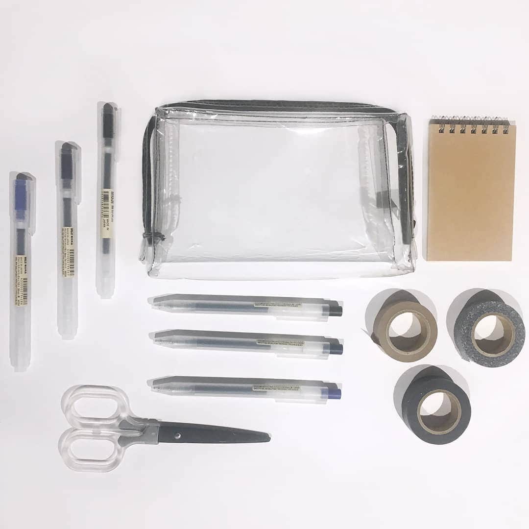 MUJI USAさんのインスタグラム写真 - (MUJI USAInstagram)「A clear case that makes the contents visible. It can hold your small toiletries or PE bottles when traveling, or be used to store your assortment of writing utensils for school.  Shop the TPU Clear Case in stores and online. #muji #mujiusa #stationery #storage #mujitogo」9月13日 7時05分 - mujiusa