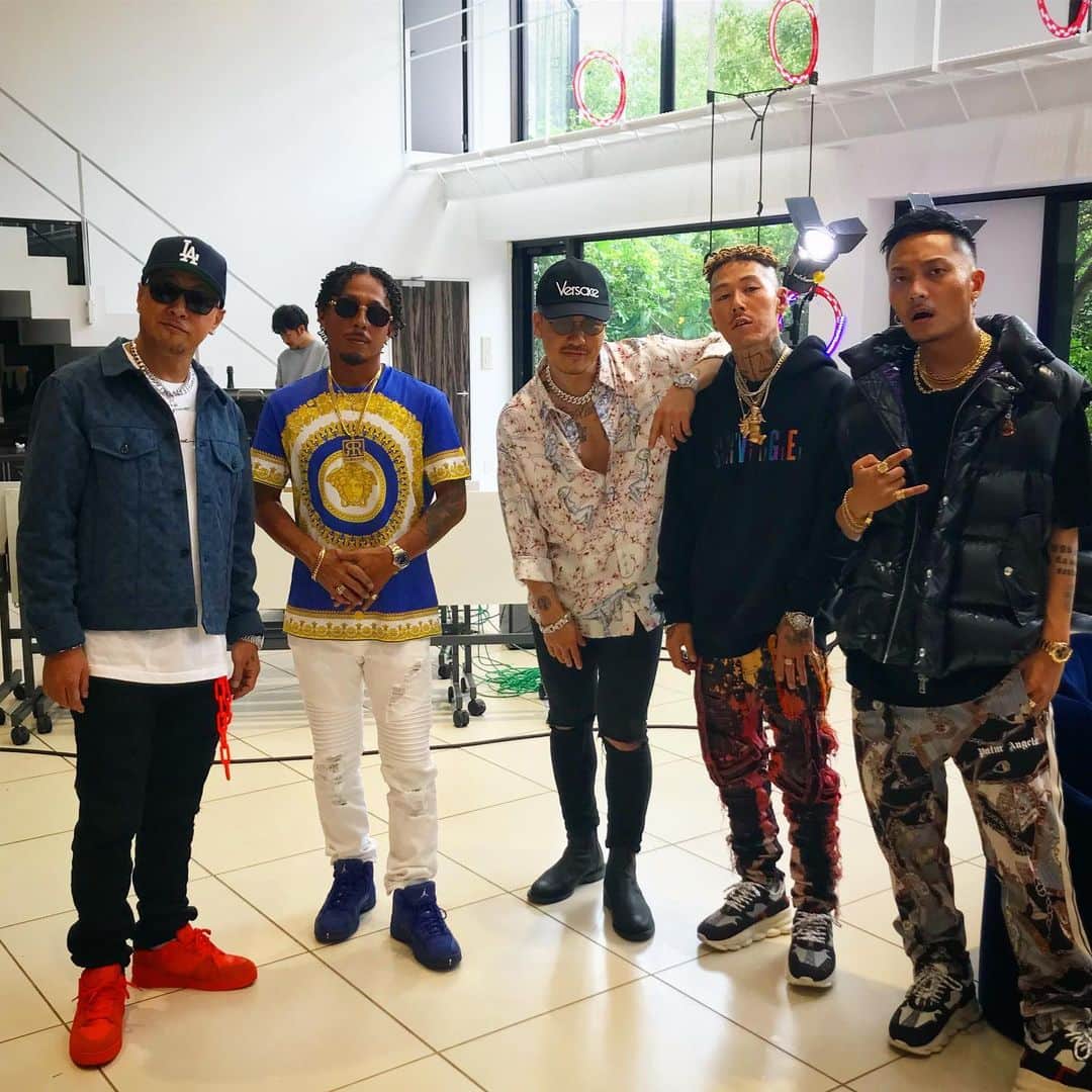 のインスタグラム：「“Over Heat”  DJ GO feat. AK-69, KOWICHI, CIMBA MV Shooting at 超豪邸 #overheat #djgo #tokyo」