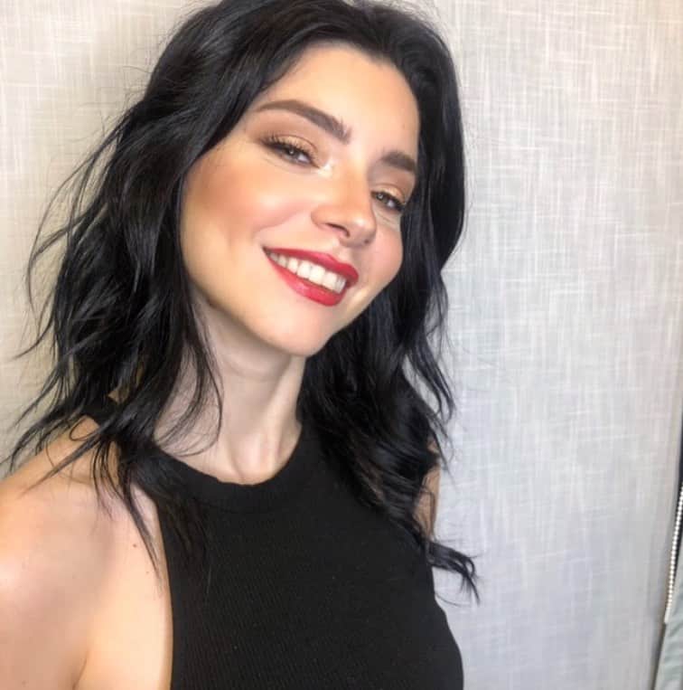 Merve Boluğurのインスタグラム：「Işık💥 en büyük tebrikler @meliisasensoy 💥💥💥 veee @tanerizmm o çok çok 🌟🌟🌟」