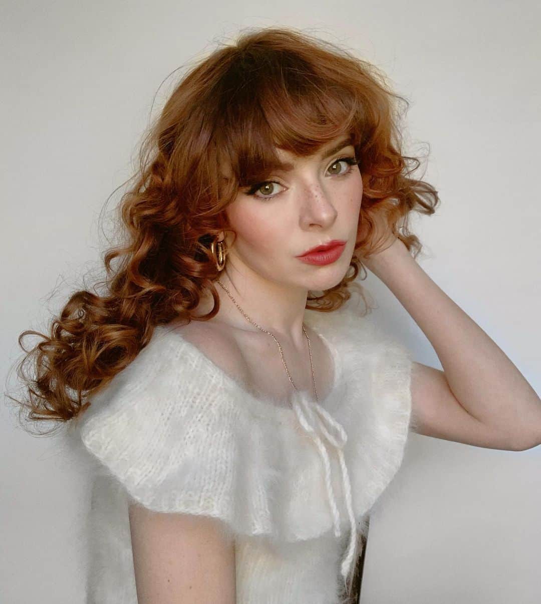 のインスタグラム：「Curly mullet and vintage angora 😌🌟🍓」